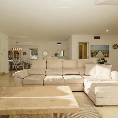 Spacious House With Pool, Garden And Solarium In Chapas, * Марбелья