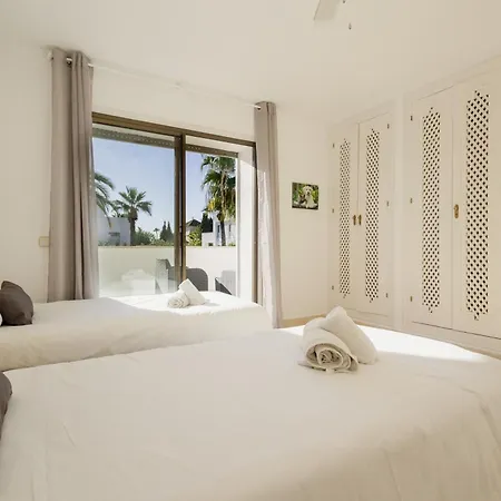 Spacious House With Pool, Garden And Solarium In Chapas, Вилла *