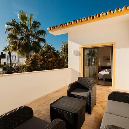 Spacious House With Pool, Garden And Solarium In Chapas, Вилла Марбелья