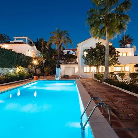 Spacious House With Pool, Garden And Solarium In Chapas, Villa Marbella